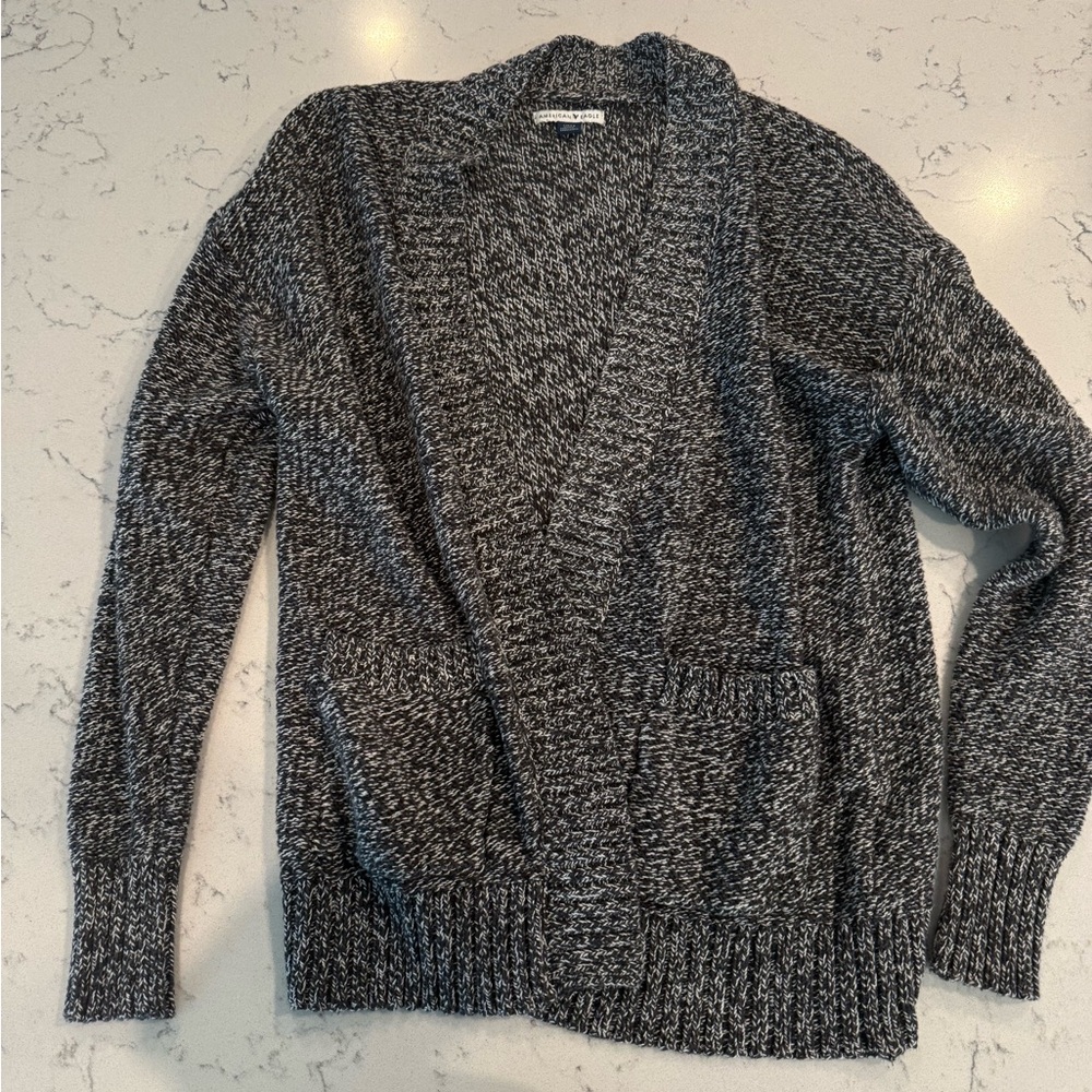 American Eagle Black and White Knit Cardigan